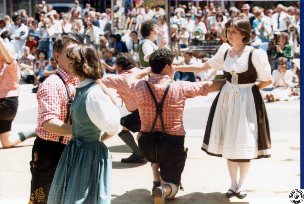 1980 04 20 02 Fayetteville St Mall.jpg